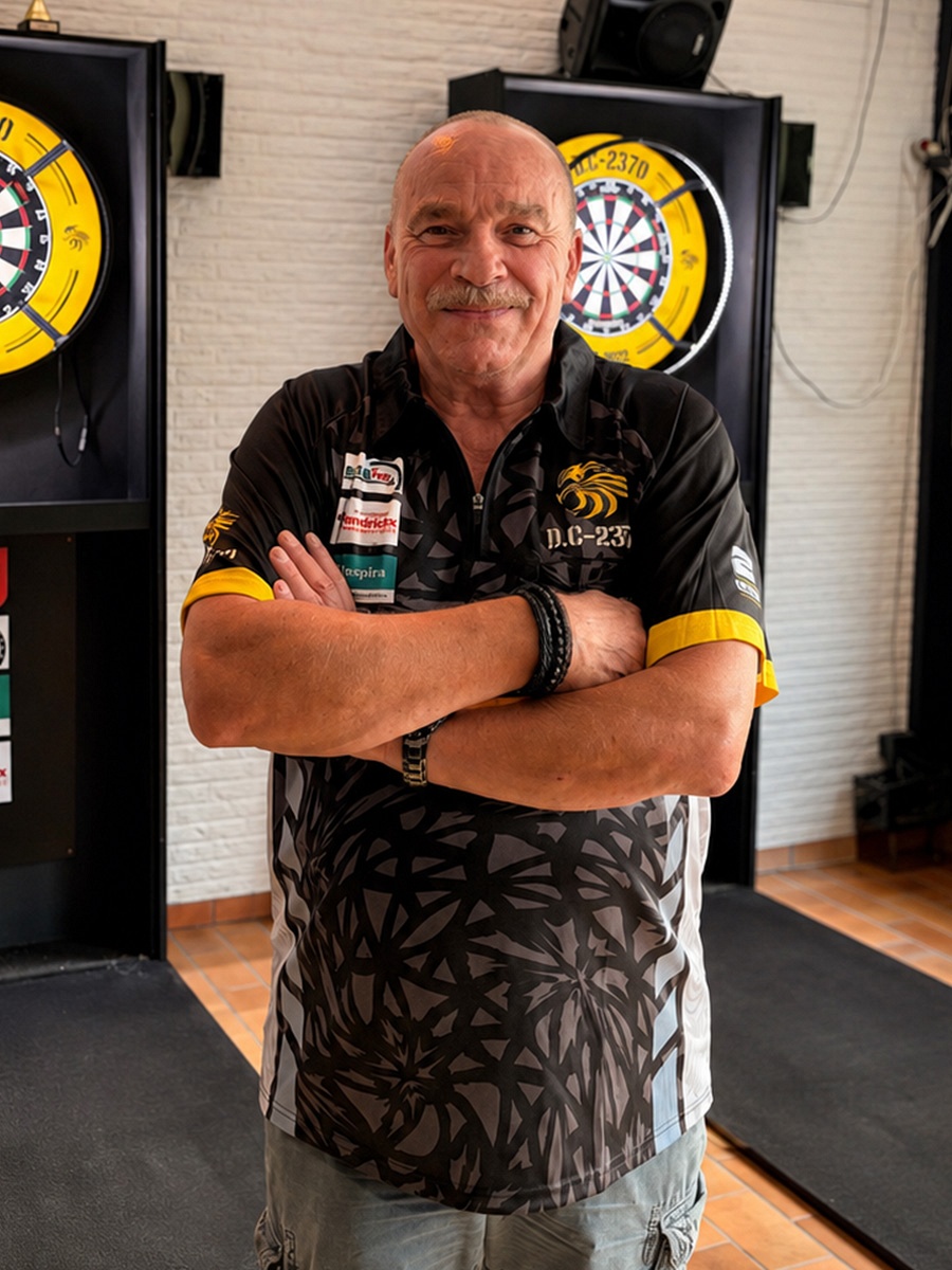 Dartspeler Dirk Van Besauw